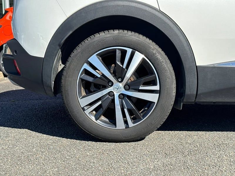 Photo de la voiture PEUGEOT 3008 BlueHDi 130ch S&S BVM6 GT Line