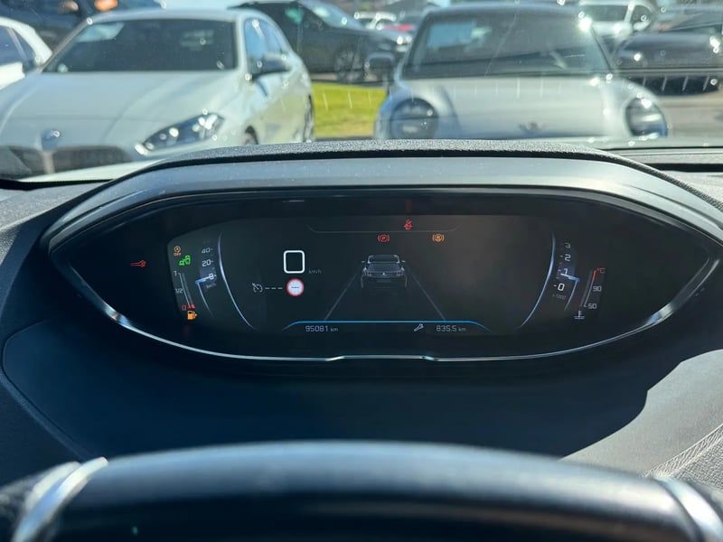 Photo de la voiture PEUGEOT 3008 BlueHDi 130ch S&S BVM6 GT Line