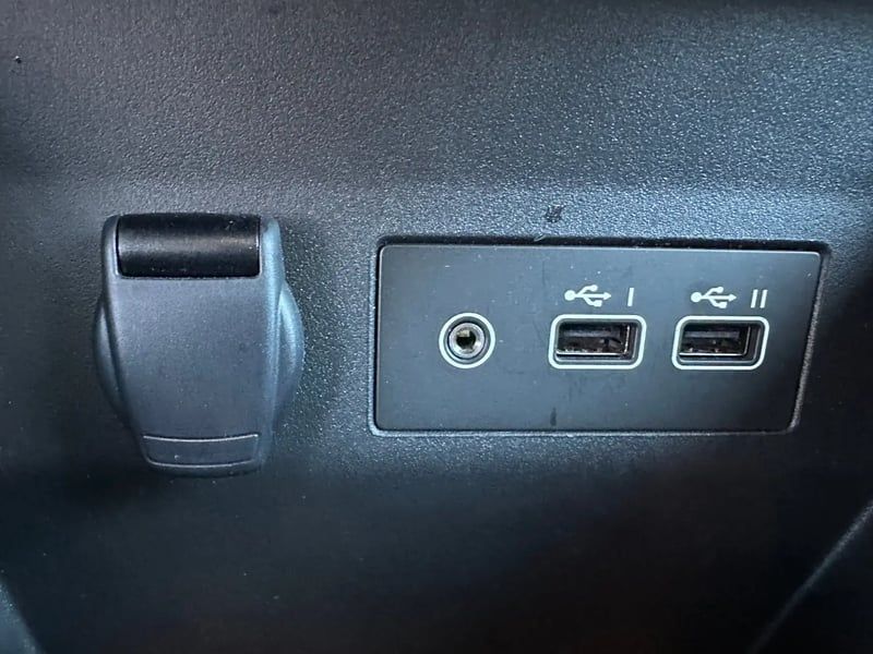 Photo de la voiture RENAULT CLIO V TCe 90 X-Tronic Evolution