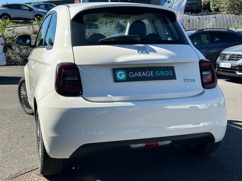 Photo de la voiture FIAT 500e BERLINE 500 e 118 ch Nouvelle 500