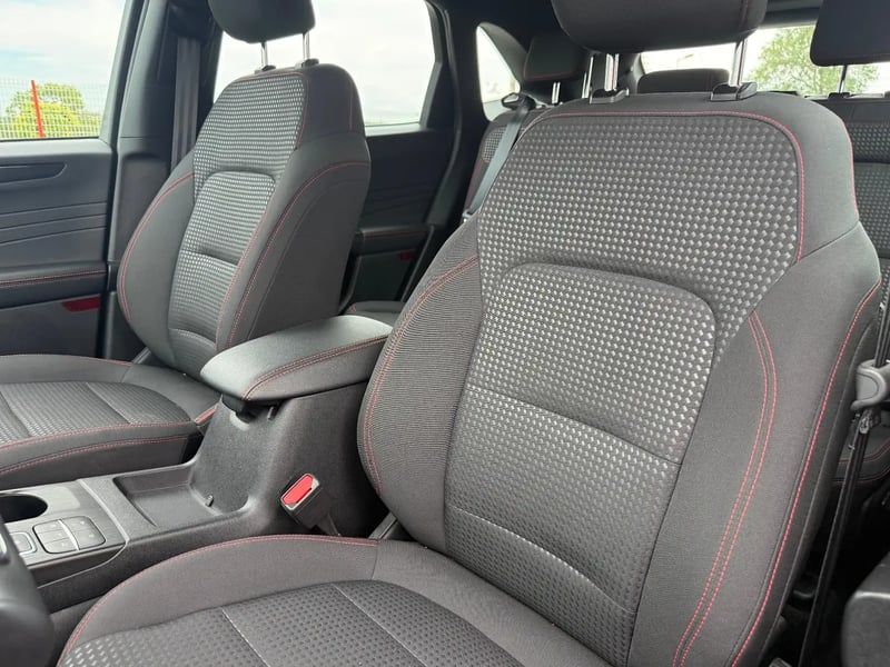 Photo de la voiture FORD KUGA 2.0 EcoBlue 120 S&S BVA8 ST-Line X - 5P