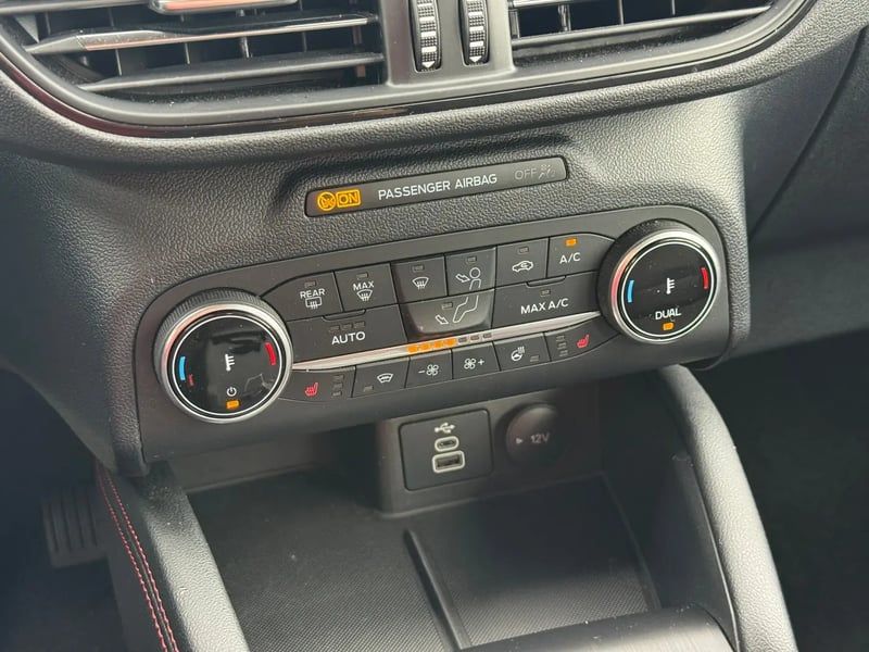Photo de la voiture FORD KUGA 2.0 EcoBlue 120 S&S BVA8 ST-Line X - 5P