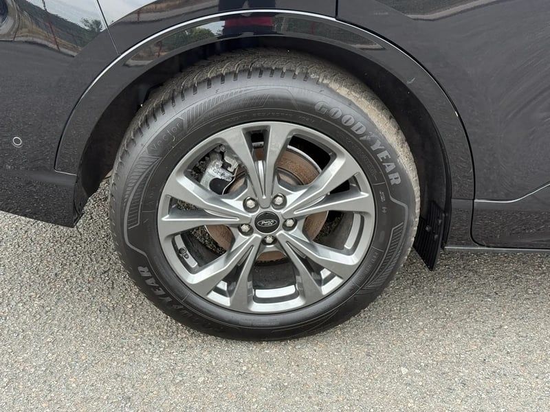 Photo de la voiture FORD KUGA 2.0 EcoBlue 120 S&S BVA8 ST-Line X - 5P
