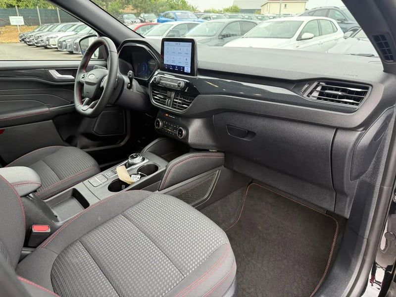 Photo de la voiture FORD KUGA 2.0 EcoBlue 120 S&S BVA8 ST-Line X - 5P