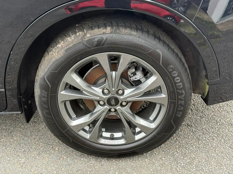 Photo de la voiture FORD KUGA 2.0 EcoBlue 120 S&S BVA8 ST-Line X - 5P