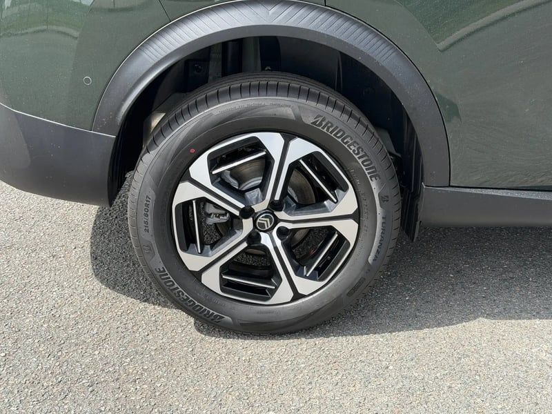 Photo de la voiture CITROEN C3 AIRCROSS Hybride 145 ch Aut Max