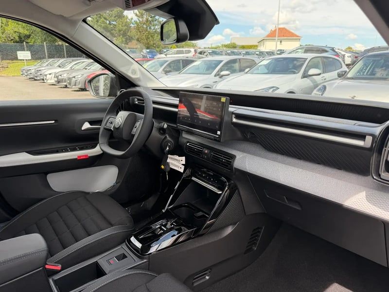 Photo de la voiture CITROEN C3 AIRCROSS Hybride 145 ch Aut Max