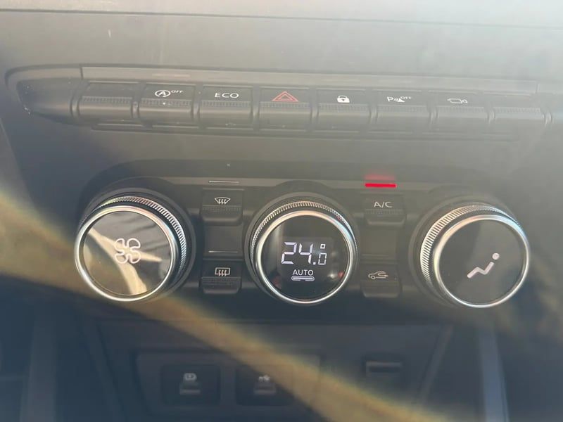 Photo de la voiture DACIA DUSTER TCe 130 FAP 4x2 SL Extreme