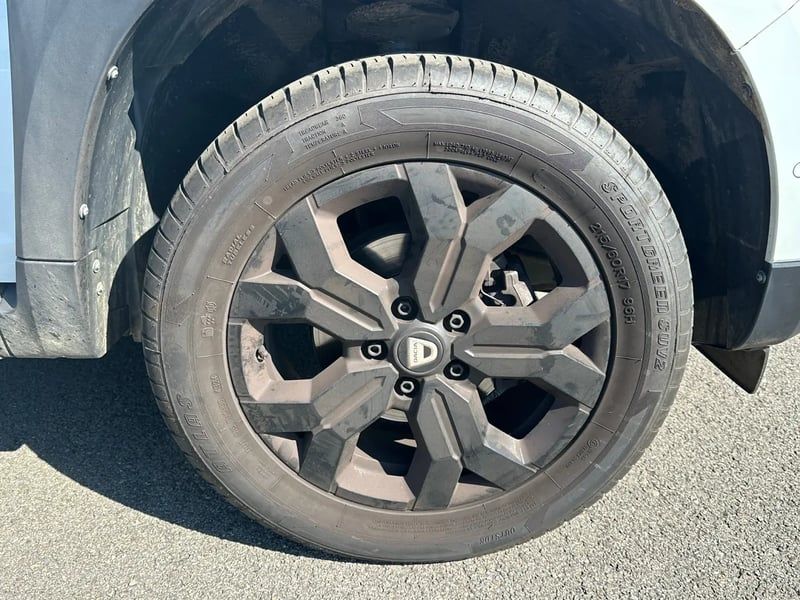 Photo de la voiture DACIA DUSTER TCe 130 FAP 4x2 SL Extreme