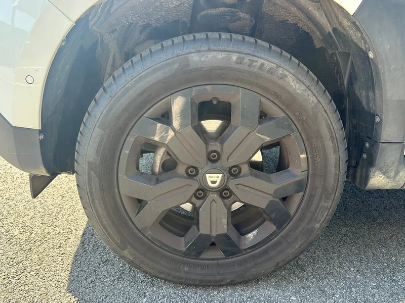 Photo de la voiture DACIA DUSTER TCe 130 FAP 4x2 SL Extreme