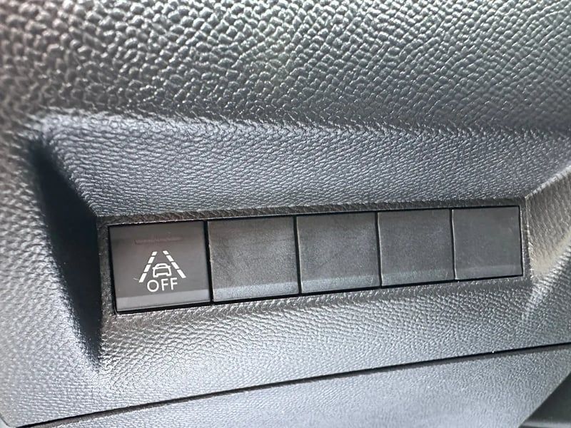 Photo de la voiture PEUGEOT 208 BlueHDi 100 S&S BVM6 GT Line