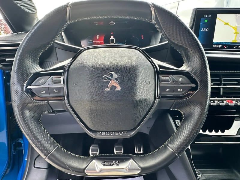 Photo de la voiture PEUGEOT 208 BlueHDi 100 S&S BVM6 GT Line