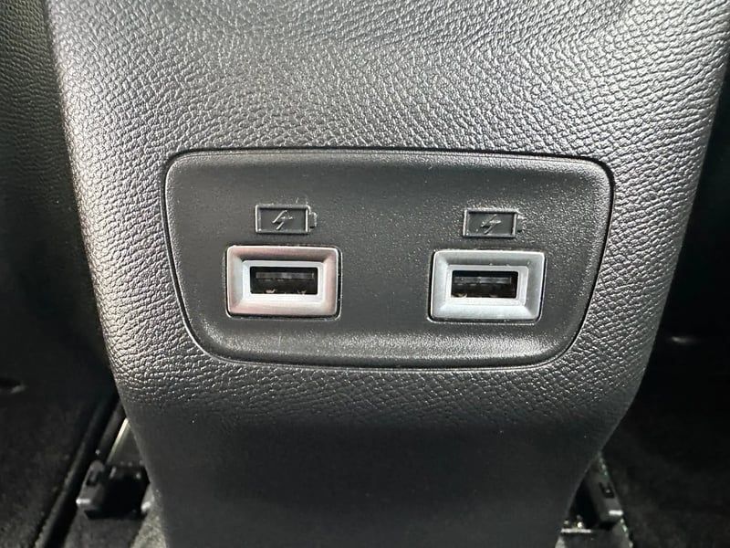 Photo de la voiture PEUGEOT 208 BlueHDi 100 S&S BVM6 GT Line