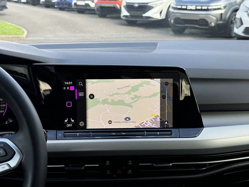 Photo de la voiture VOLKSWAGEN GOLF 2.0 TDI SCR 150 DSG7 Life Plus