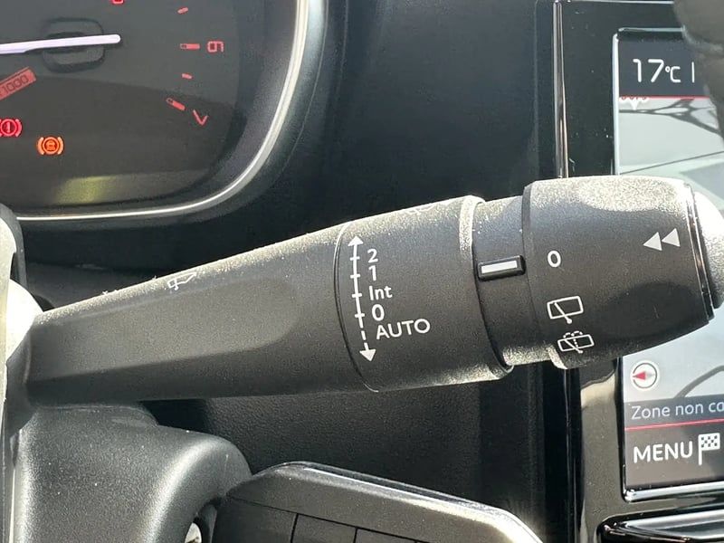 Photo de la voiture CITROEN C3 AIRCROSS BlueHDi 110 S&S BVM6 Plus