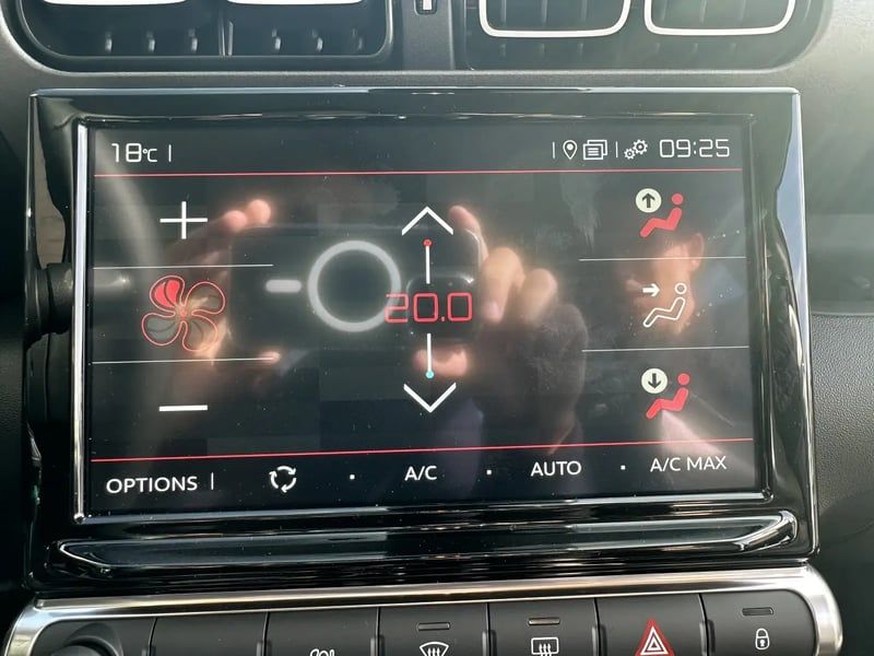 Photo de la voiture CITROEN C3 AIRCROSS BlueHDi 110 S&S BVM6 Plus