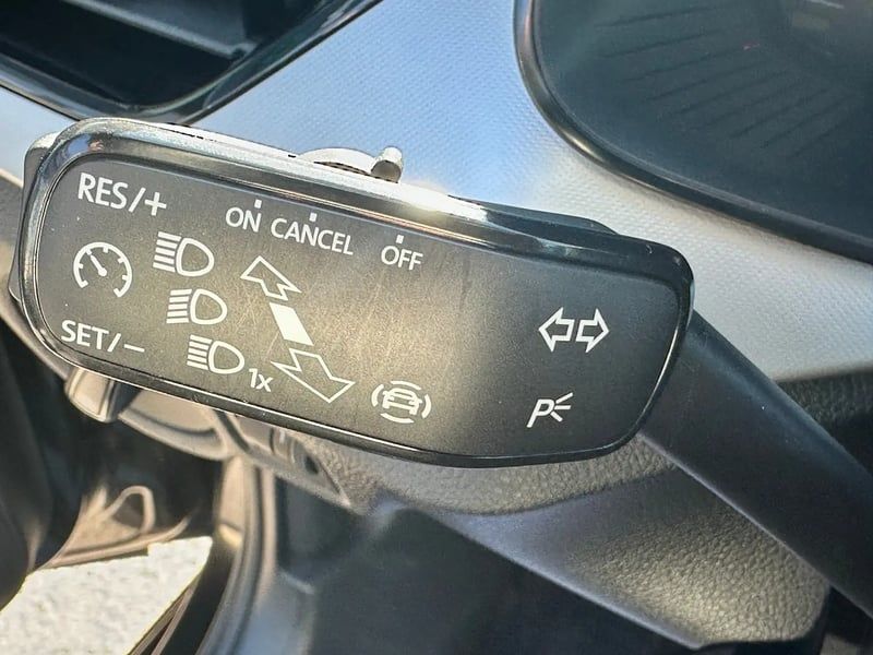 Photo de la voiture SKODA KAMIQ 1.0 TSI 116 ch BVM6 Ambition