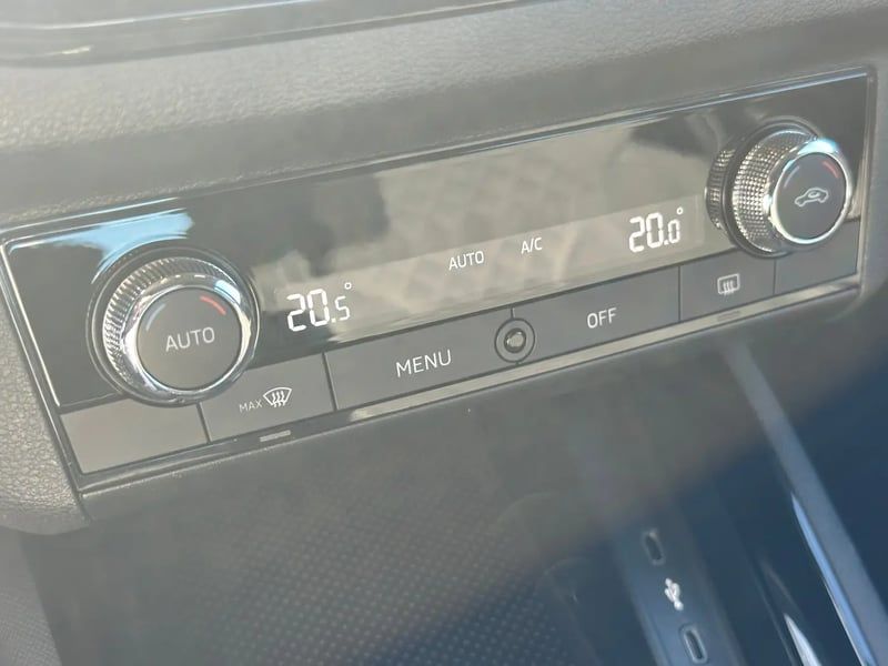 Photo de la voiture SKODA KAMIQ 1.0 TSI 116 ch BVM6 Ambition
