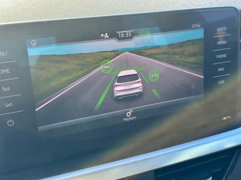 Photo de la voiture SKODA KAMIQ 1.0 TSI 116 ch BVM6 Ambition