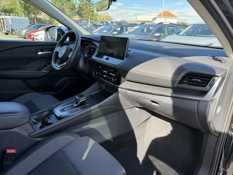 Photo de la voiture NISSAN QASHQAI Mild Hybrid 158 ch Xtronic N-Connecta