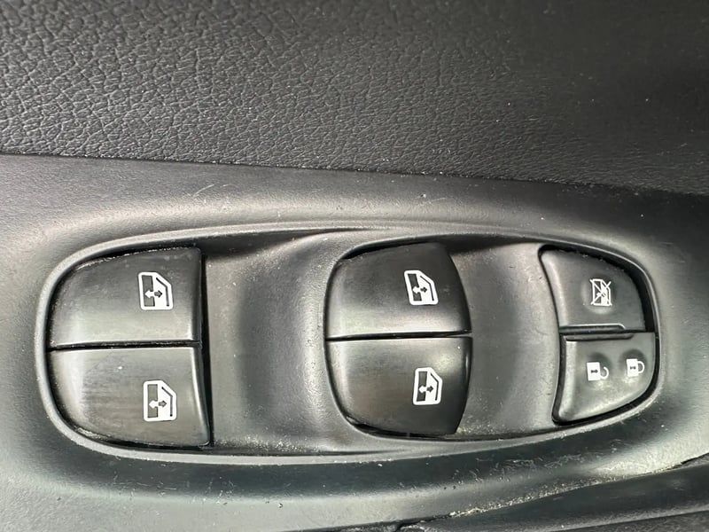 Photo de la voiture NISSAN QASHQAI 1.5 dCi 115 N-Connecta