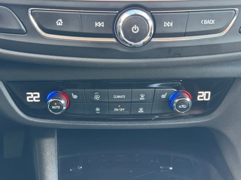 Photo de la voiture OPEL INSIGNIA GRAND SPORT 2.0 Diesel 174 ch BVA8 Elegance Business