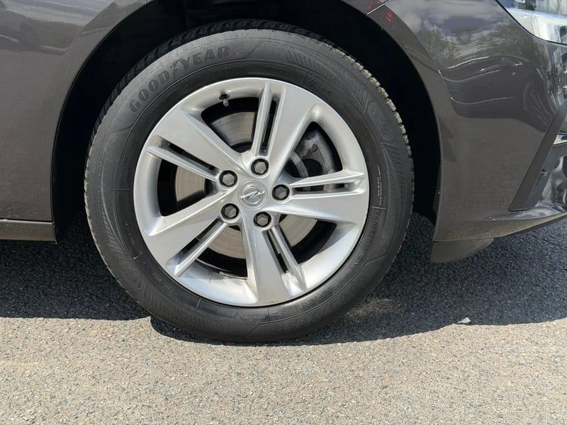Photo de la voiture OPEL INSIGNIA GRAND SPORT 2.0 Diesel 174 ch BVA8 Elegance Business