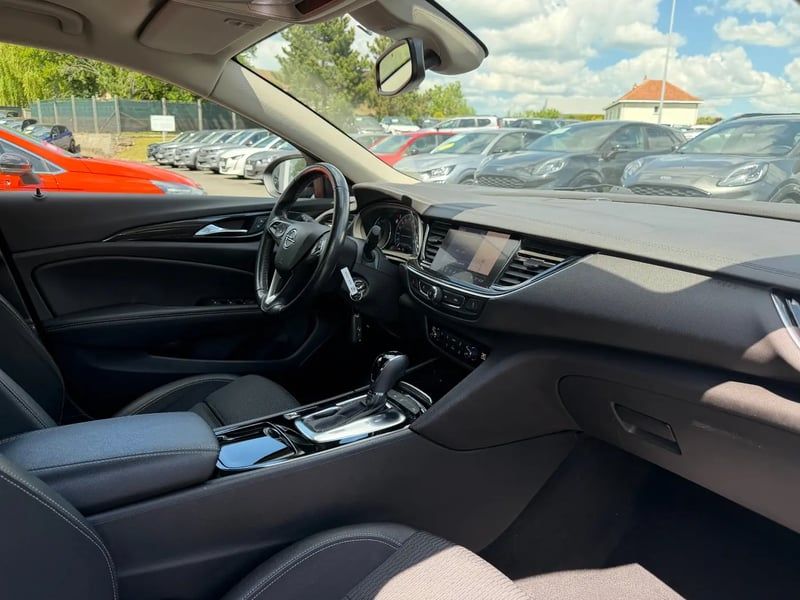 Photo de la voiture OPEL INSIGNIA GRAND SPORT 2.0 Diesel 174 ch BVA8 Elegance Business