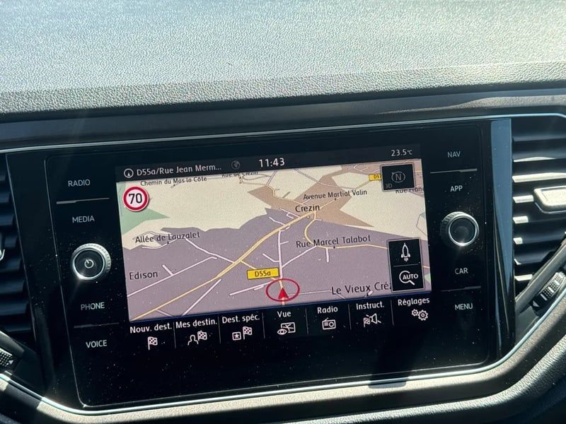 Photo de la voiture VOLKSWAGEN T-ROC 1.0 TSI 115 Start/Stop BVM6 Lounge