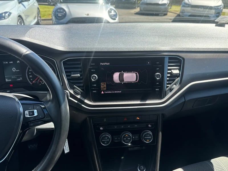 Photo de la voiture VOLKSWAGEN T-ROC 1.0 TSI 115 Start/Stop BVM6 Lounge
