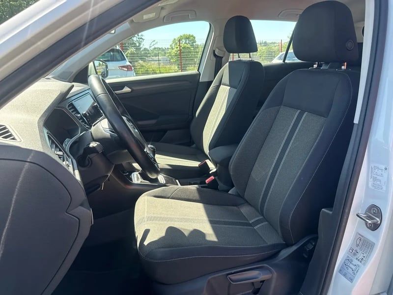 Photo de la voiture VOLKSWAGEN T-ROC 1.0 TSI 115 Start/Stop BVM6 Lounge