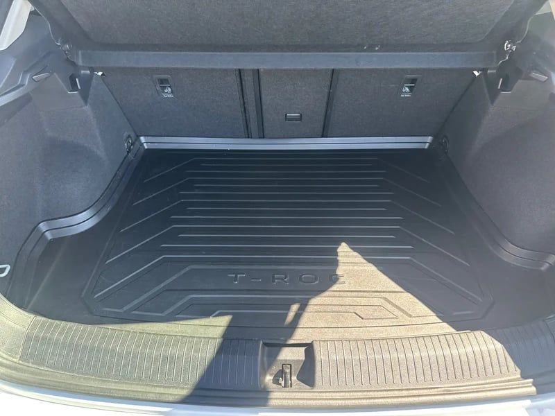 Photo de la voiture VOLKSWAGEN T-ROC 1.0 TSI 115 Start/Stop BVM6 Lounge