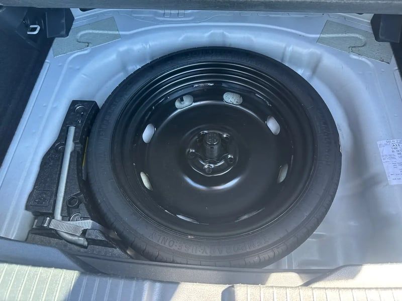 Photo de la voiture VOLKSWAGEN T-ROC 1.0 TSI 115 Start/Stop BVM6 Lounge