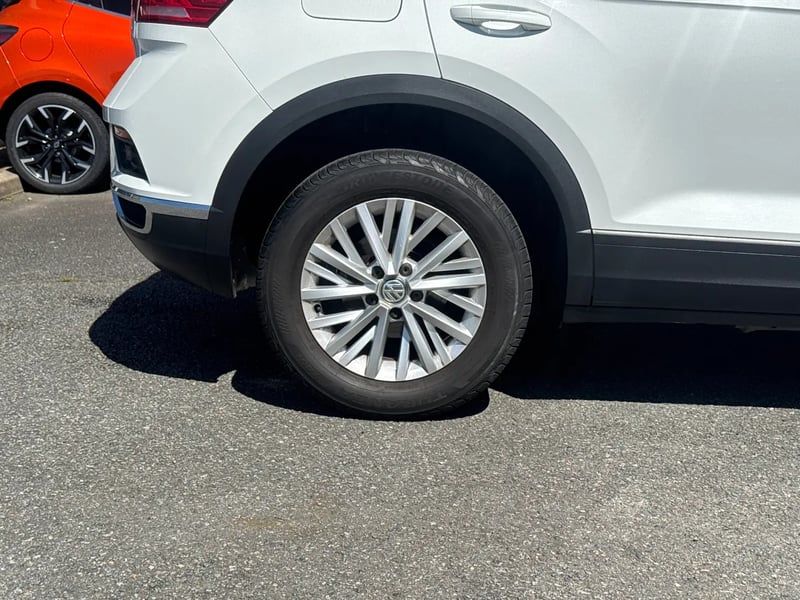 Photo de la voiture VOLKSWAGEN T-ROC 1.0 TSI 115 Start/Stop BVM6 Lounge