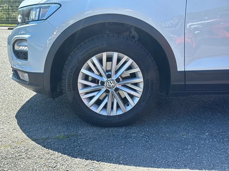 Photo de la voiture VOLKSWAGEN T-ROC 1.0 TSI 115 Start/Stop BVM6 Lounge