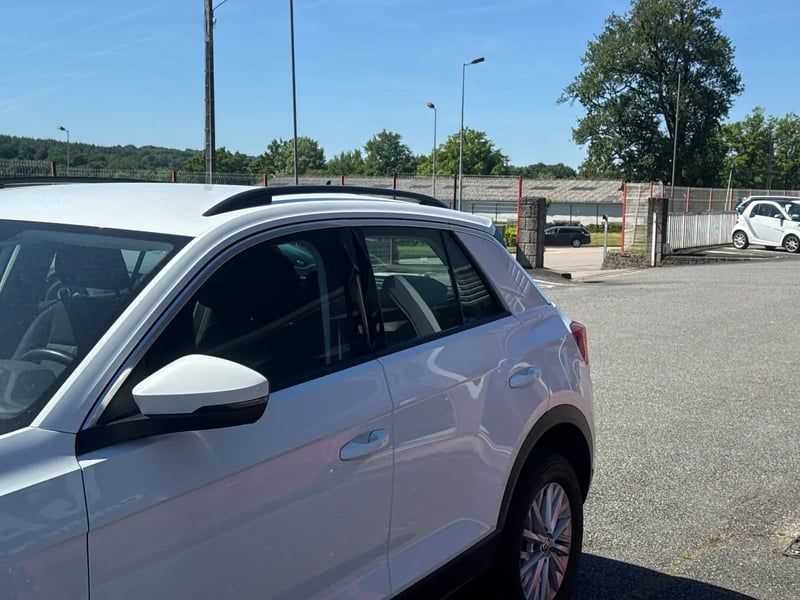 Photo de la voiture VOLKSWAGEN T-ROC 1.0 TSI 115 Start/Stop BVM6 Lounge