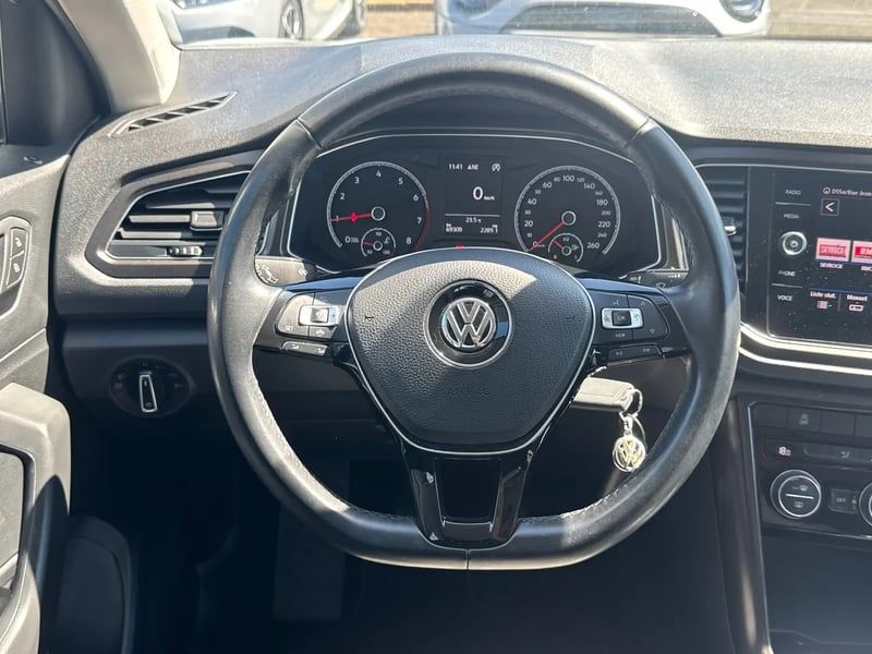 Photo de la voiture VOLKSWAGEN T-ROC 1.0 TSI 115 Start/Stop BVM6 Lounge