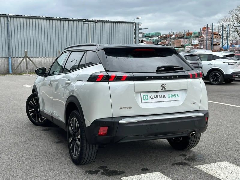 Photo de la voiture PEUGEOT 2008 BlueHDi 130 S&S EAT8 GT Pack