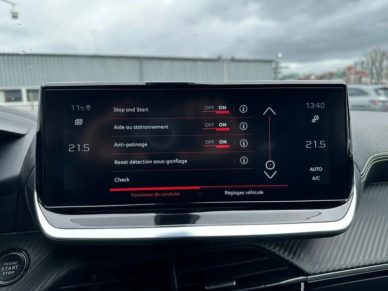 Photo de la voiture PEUGEOT 2008 BlueHDi 130 S&S EAT8 GT Pack