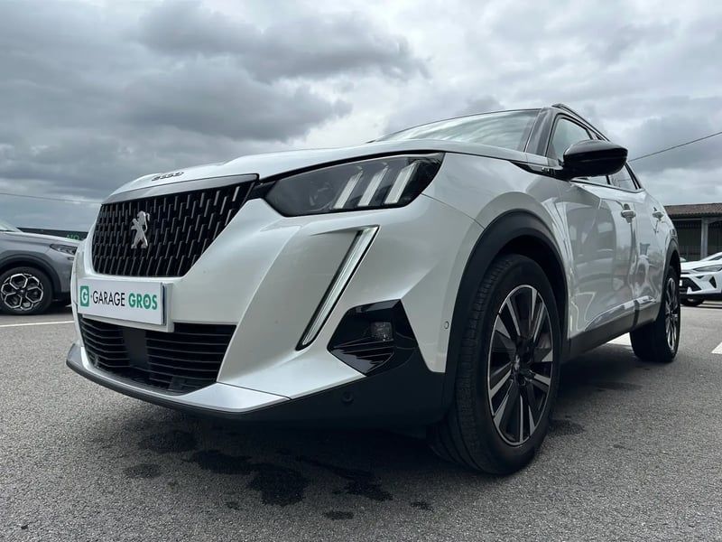Photo de la voiture PEUGEOT 2008 BlueHDi 130 S&S EAT8 GT Pack