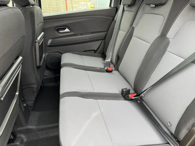 Photo de la voiture DACIA JOGGER Hybrid 140 7 places GSR2 Extreme