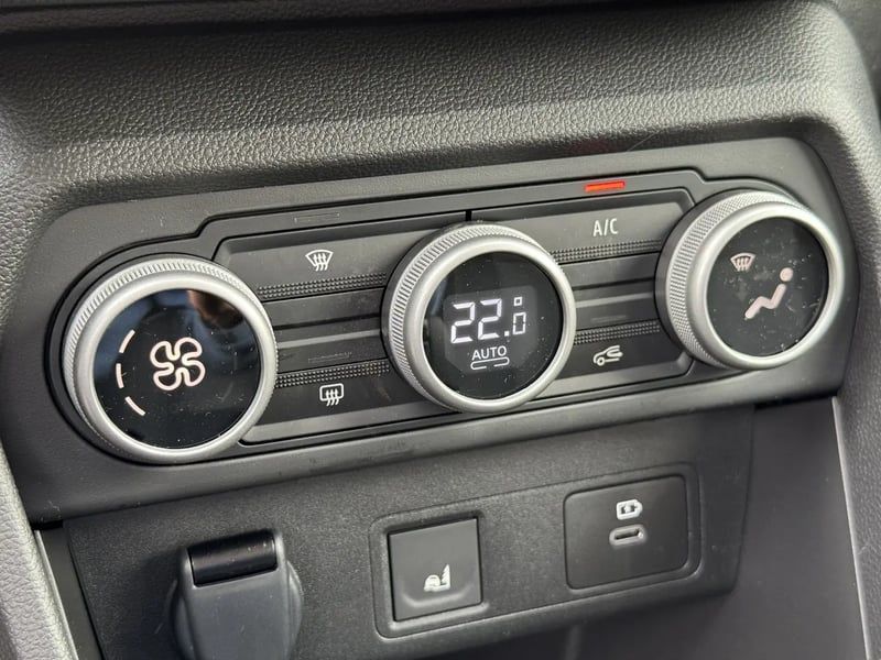 Photo de la voiture DACIA JOGGER Hybrid 140 7 places GSR2 Extreme