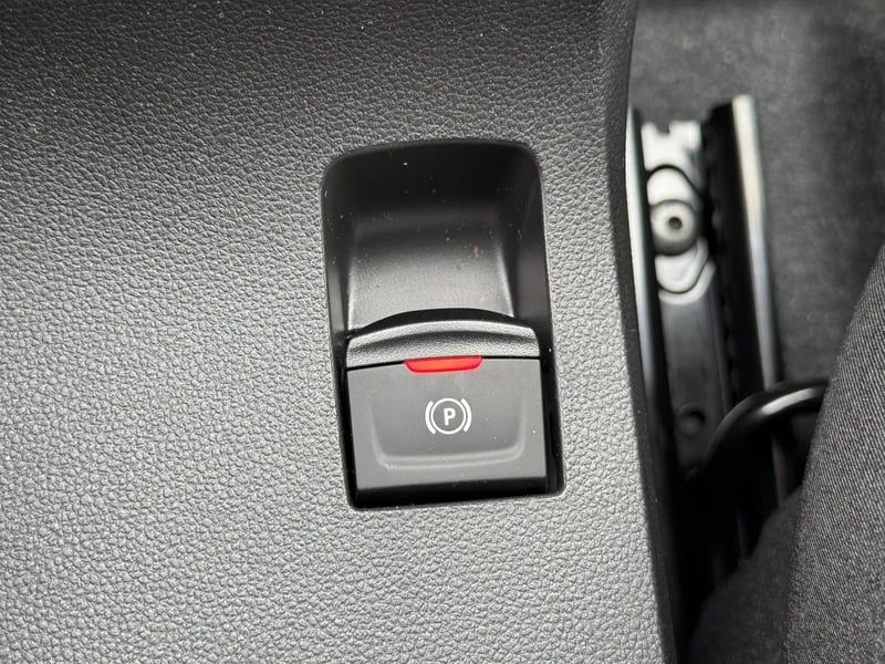 Photo de la voiture DACIA JOGGER Hybrid 140 7 places GSR2 Extreme