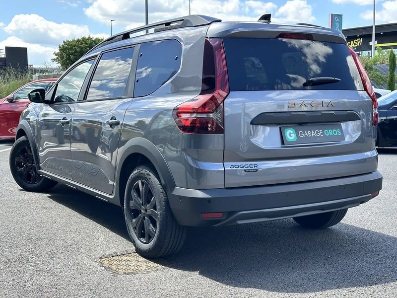 Photo de la voiture DACIA JOGGER Hybrid 140 7 places GSR2 Extreme