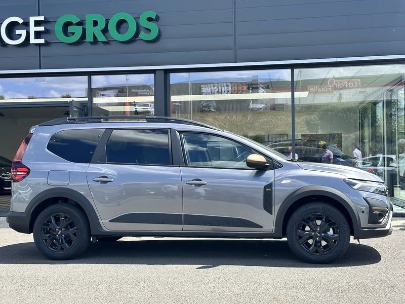 Photo de la voiture DACIA JOGGER Hybrid 140 7 places GSR2 Extreme