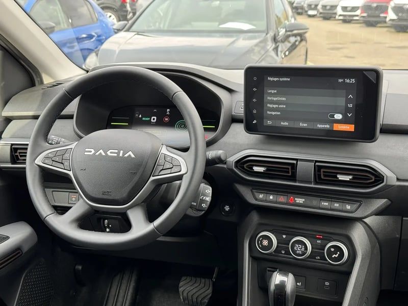 Photo de la voiture DACIA JOGGER Hybrid 140 7 places GSR2 Extreme