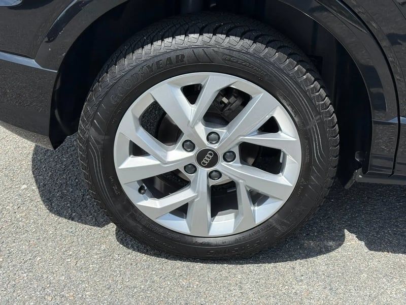 Photo de la voiture AUDI Q2 35 TFSI 150 S tronic 7 S line