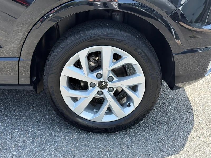 Photo de la voiture AUDI Q2 35 TFSI 150 S tronic 7 S line