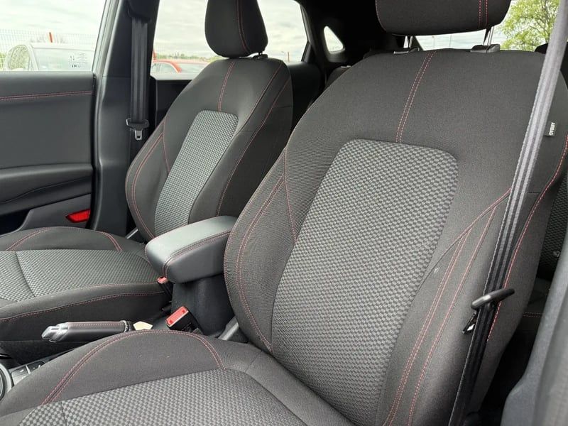Photo de la voiture FORD PUMA 1.0 EcoBoost 155 ch mHEV S&S Powershift ST-Line - 5P