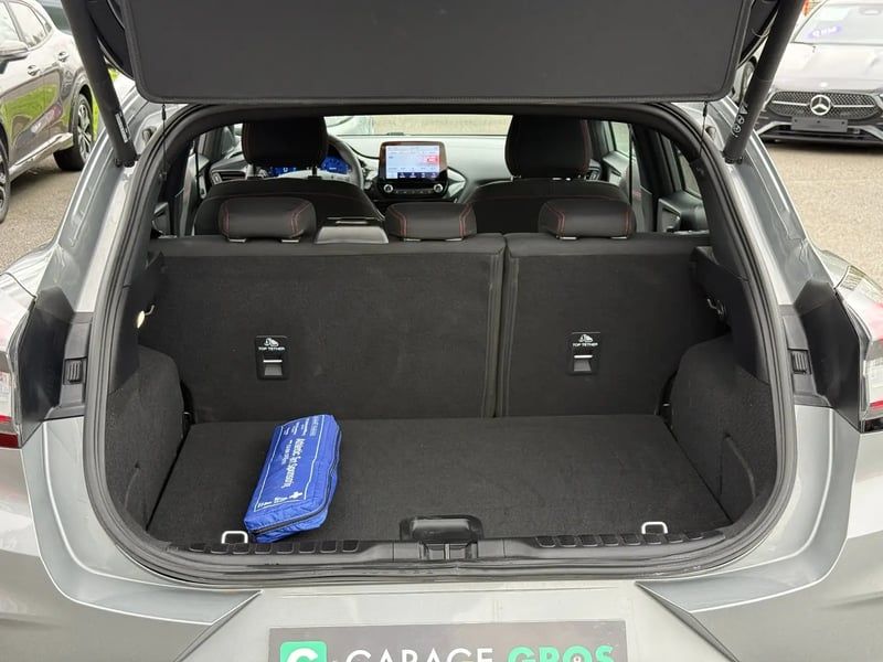 Photo de la voiture FORD PUMA 1.0 EcoBoost 155 ch mHEV S&S Powershift ST-Line - 5P